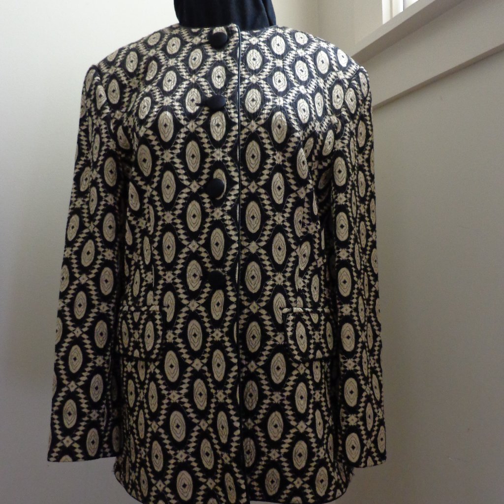 Escada Black And Tan Pattern Jacket Size 38 Wool And Silk
